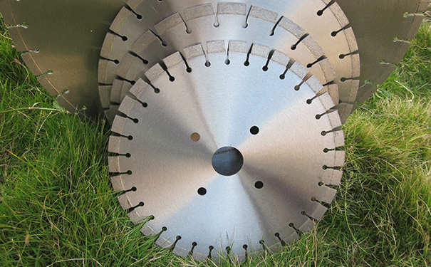 隨金剛石鋸片行業(yè)發(fā)展石材切割片那么多到底選擇誰？